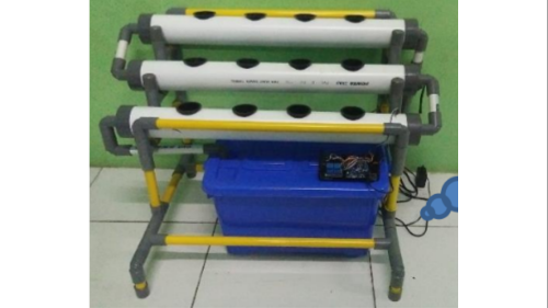 Petani Dan Peternak Aquaponics Milenial Berbasis Android
