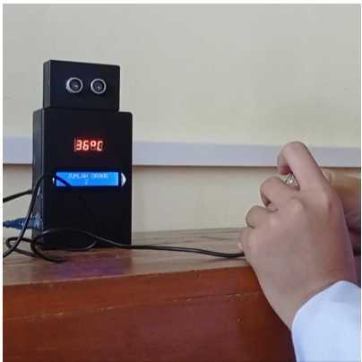 Termometer Digital Beserta Penghitung Jumlah Pemakainya