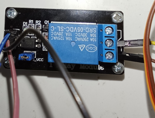 Aplikasi blynk berbasis internet of things dengan output motor servo